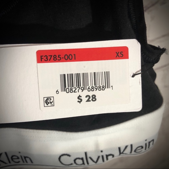 Calvin Klein sports bra - Picture 3 of 3